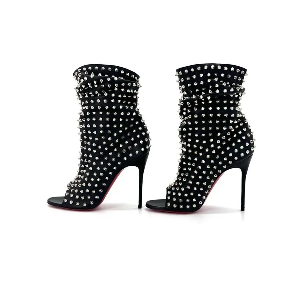 NEW Christian Louboutin Guerilla 100 Silver Spike Leather Peep Toe Booty 37.5